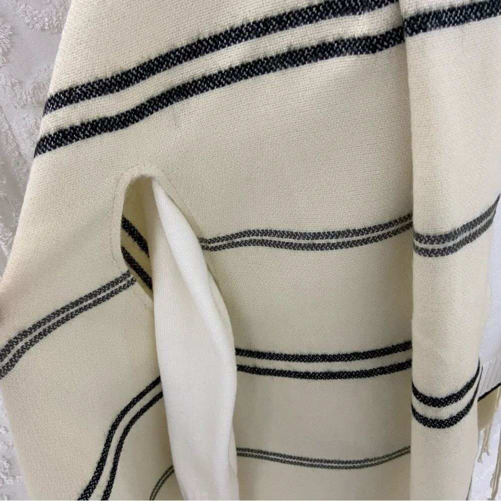 PONCHO Women’s Striped Open Front Sz OS Versatile Classy Neutral Sophisticated